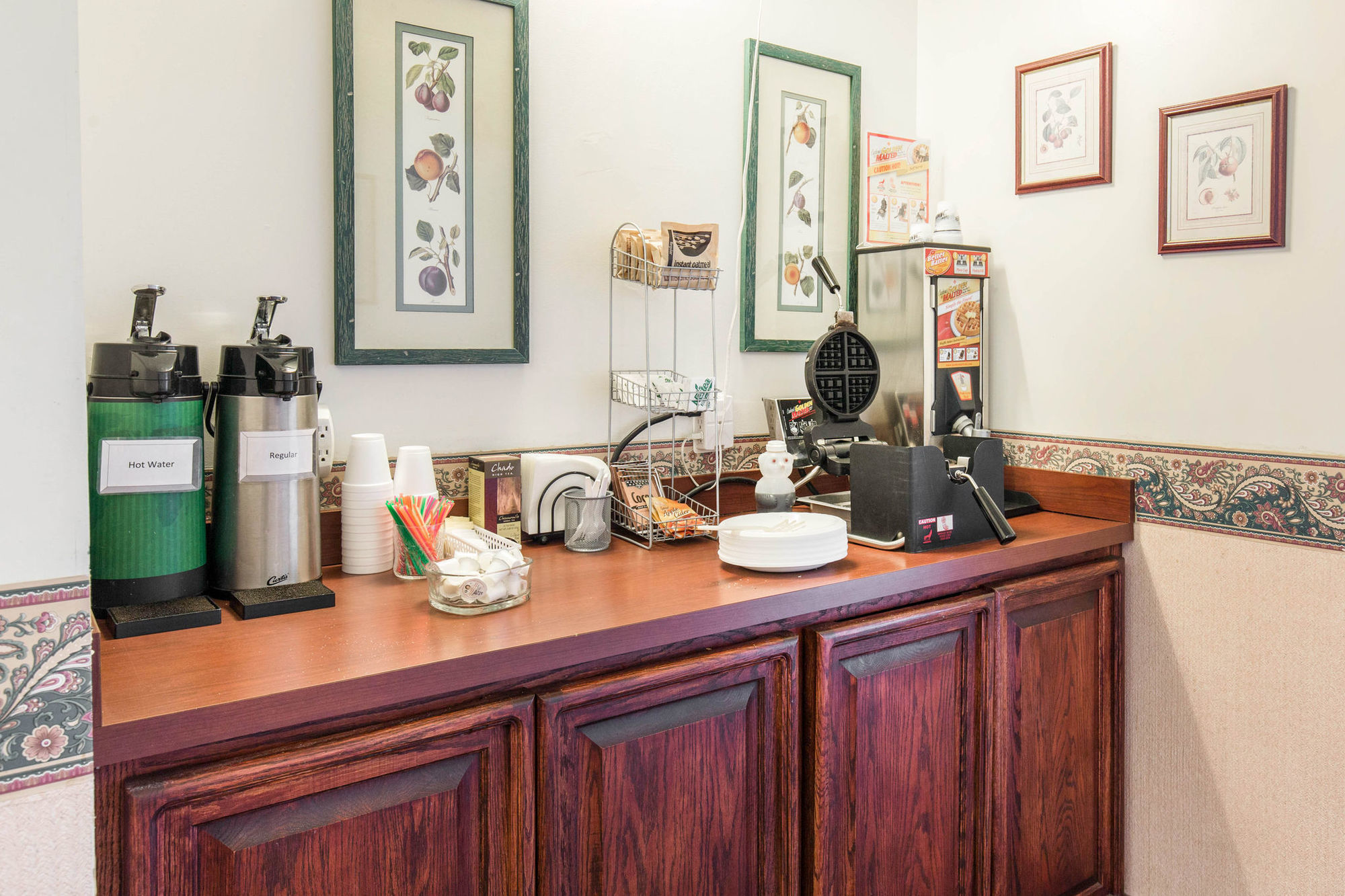 Rodeway Inn Whitehall Faciliteter billede