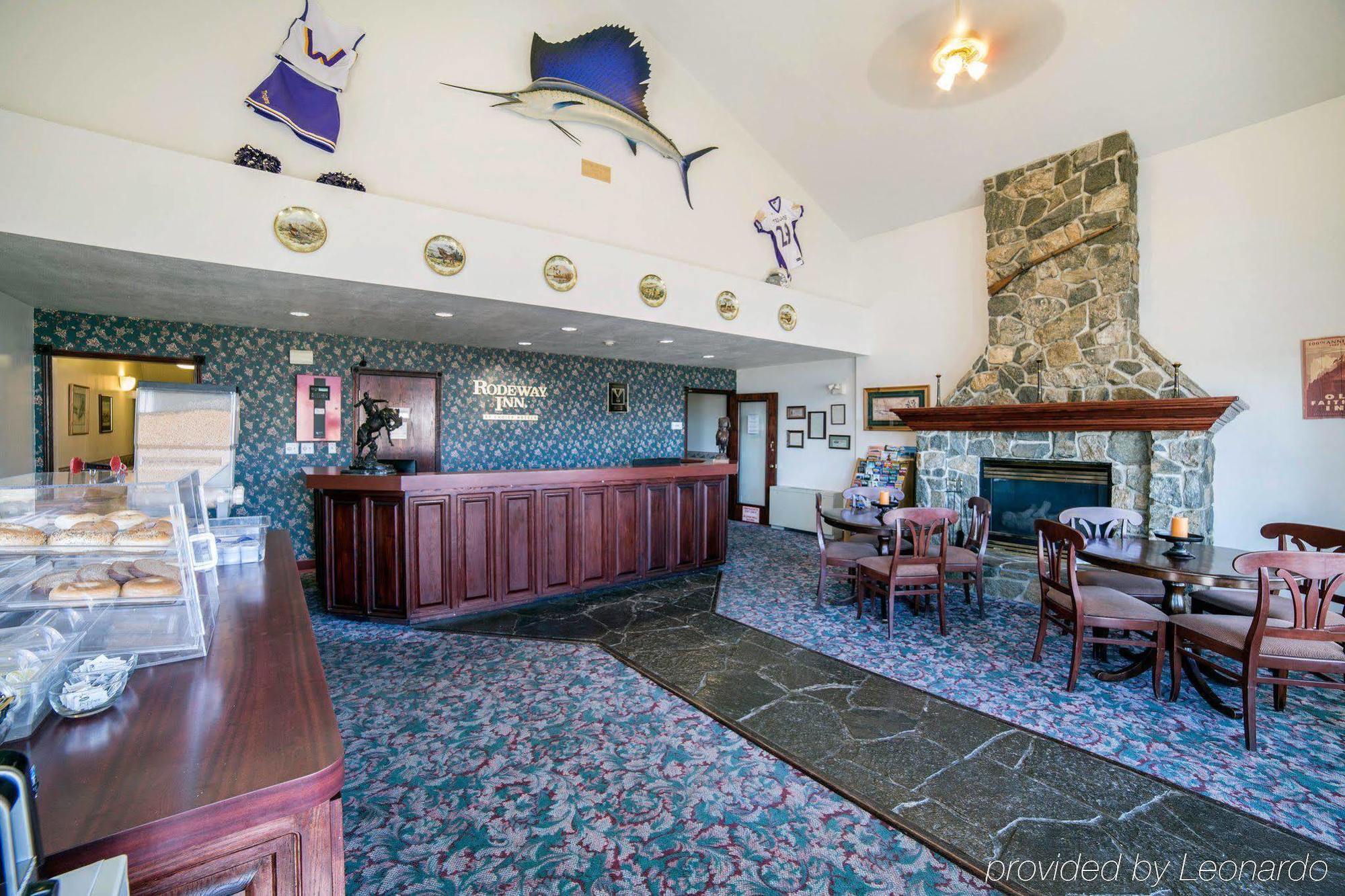 Rodeway Inn Whitehall Eksteriør billede
